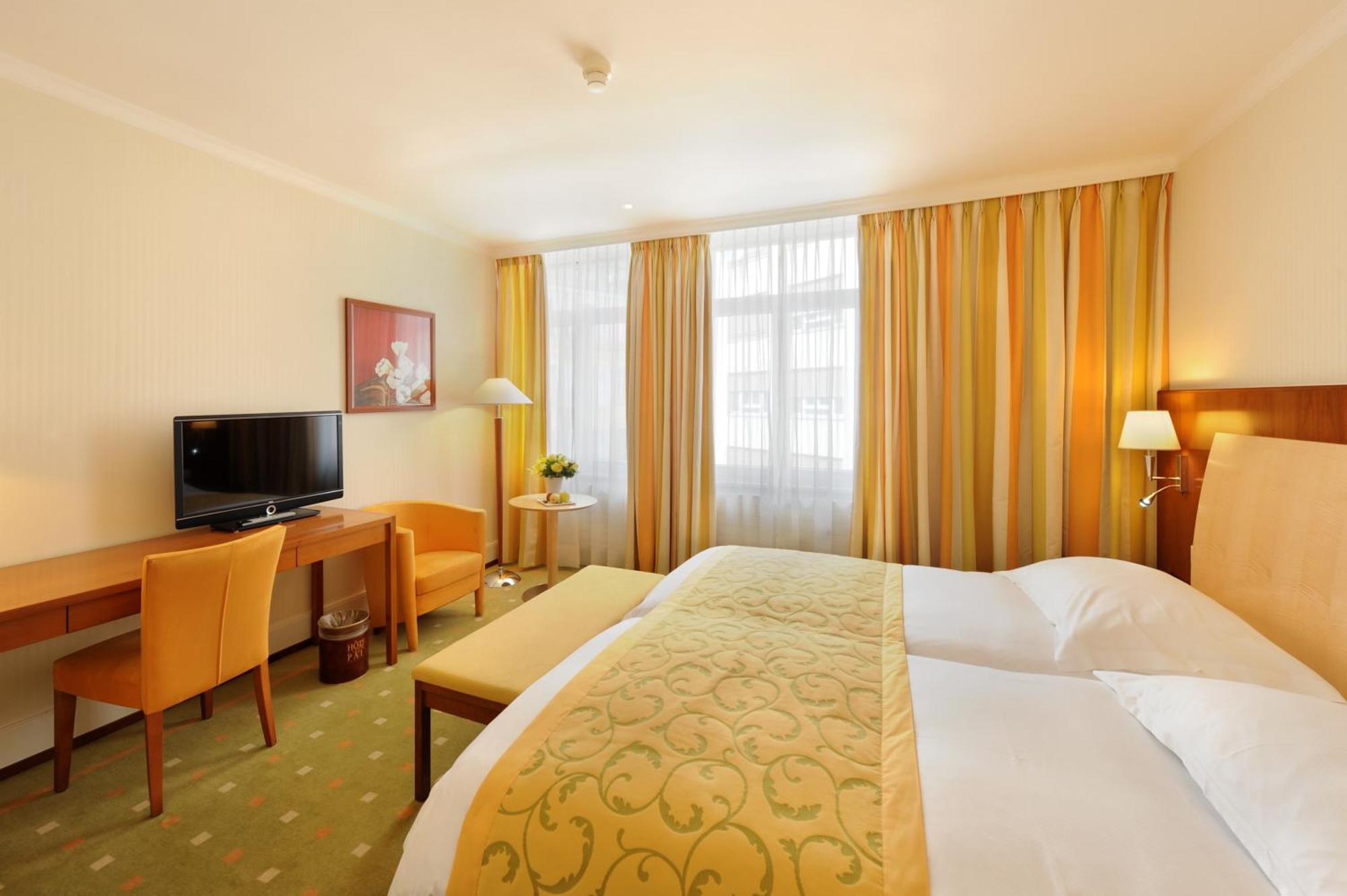 Hotel De La Paix Lausanne Room photo