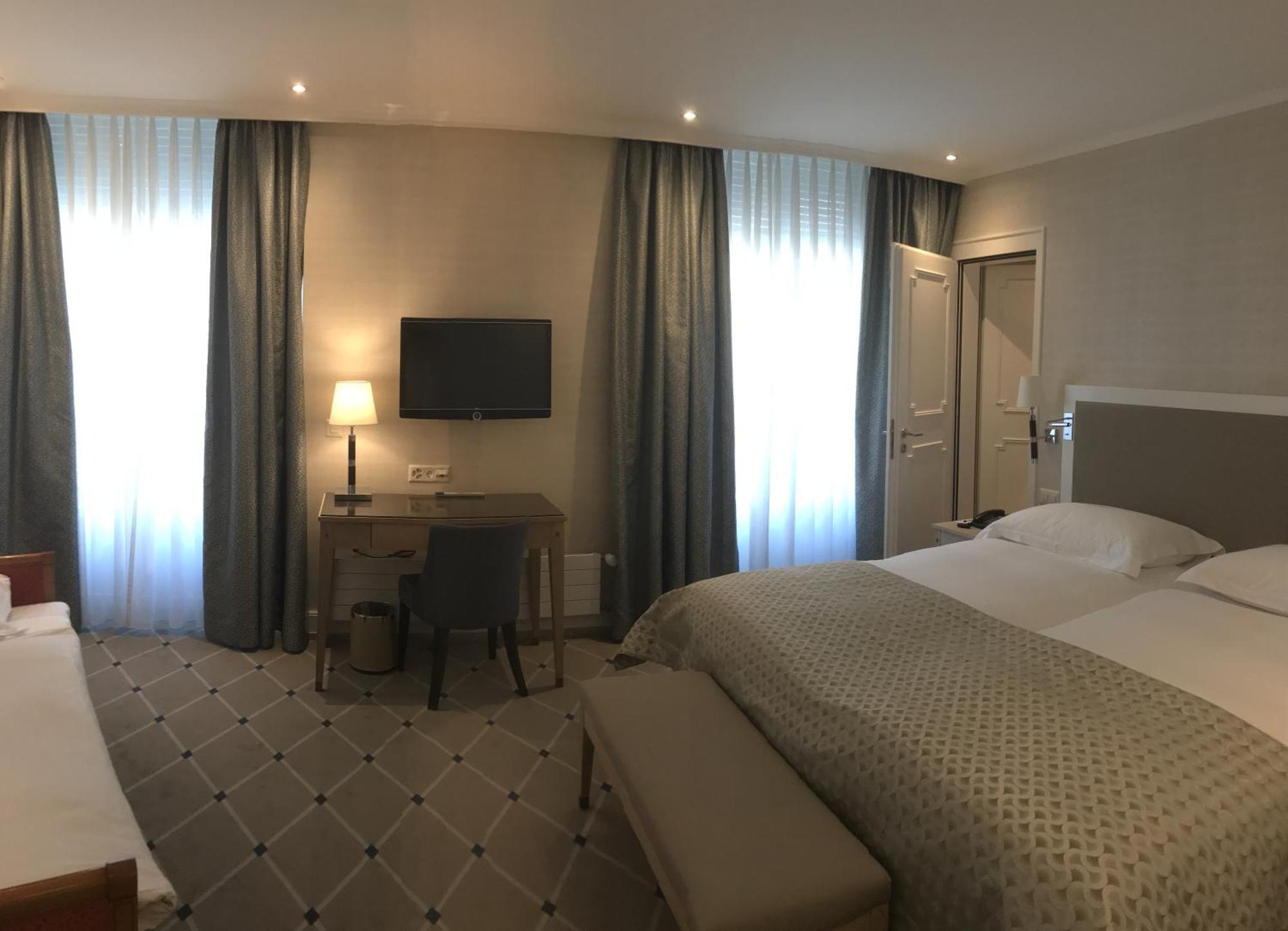 Hotel De La Paix Lausanne Room photo